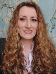 Parlare da soli inscenando dialoghi su argomenti della vita