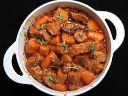 Poivre Cidre Thym Concentre De Tomate Oignon Huile D Olive Boeuf Sel Carotte Laurier Recette Boeuf Carotte Recette Boeuf Recette Normande
