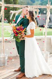 Modest Wedding Dress With Flutter Sleeves From Alta Moda Modest Bridal Gown Sun Dresses V Gaun Pengantin Sederhana Gaun Pengantin Pendek Jas Pengantin