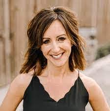 Erin Garside's Instagram, Twitter & Facebook