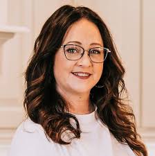 Alec Beaton gives his last campaign message to his supporters and  delegates.