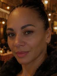 It happens “Once in a blue moon” — a night where tarot, music, and  moonlight collide at @editionrome 🌙 Thank you @hendricksgin  @alessiarizzetto_pr