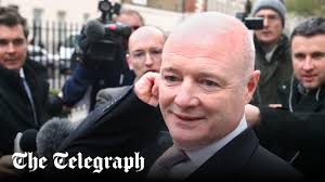 Former Manchester United and Chelsea chief Peter Kenyon in shock bid for  Everton