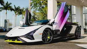 Unveiled online on 3 september 2019, the sián is the first hybrid production vehicle produced by the brand. Video Lamborghini Sian Mit Unglaublicher Lackierung