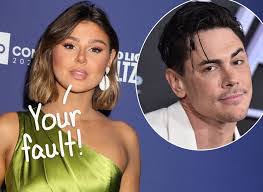 Sarah Plants's Instagram, Twitter & Facebook