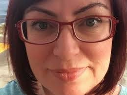 Liz Coelho's Instagram, Twitter & Facebook