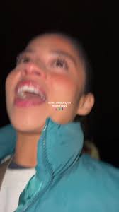 Yolanda Diaz Comprando Prada