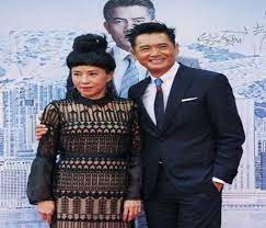 Jun 28, 2021 · 周潤發罕見動怒 臭臉合影山友 他愧疚揭原因 (圖) 66歲周潤發現身蒼蠅館，帽子舊到變形頭髮花白(圖集) 又一對 大s、汪小菲宣布離婚; å'¨æ¶¦å'è€å©†é™ˆèŸèŽ²ç…§ç‰‡æ›å…‰58å²çš„å¹´é¾„30å²çš„èº«æ å¥½å¤šæ–™