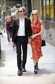 Kate Bosworth Just Designed The Next It Sunglasses Kate Bosworth Fashion Effortless Chic