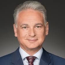 Thomas Thiessen's Instagram, Twitter & Facebook