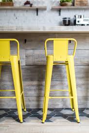 2 Bp Blogspot Com Rxjkz8t4hkw Vhi6j9zhwsi Aaaaaaaagvk Jmbbf Miuca S1600 702195ad1f5a39700127eb956aa21f83 Jpg Yellow Chair Bar Stools White Cafe