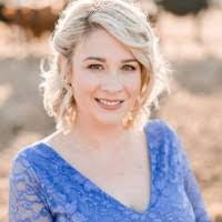 Janine Holmes's Instagram, Twitter & Facebook