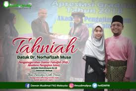 Kini sedang menyambung pengajian peringkat phd di universiti malaya. Datuk Dr Norhafizah Musa Ikon Beauty With Brain Berita Parti Islam Se Malaysia Pas