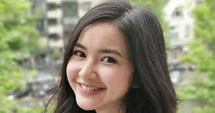 Ftv sctv menjelang siang hari ini menceritakan tentang ipeh (dinda kirana) yang menjadi ratu biduan penyanyi dangdut di orkes. Selain Vanessa Angel Ini 5 Artis Ftv Sctv Yang Tak Kalah Cantik
