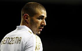 Find the perfect karim benzema stock photos and editorial news pictures from getty images. Hd Wallpaper Karim Benzema Real Madrid Football Sportsman Wallpaper Flare