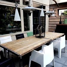 eettafel ruw van de betoverde zolder buitentafel eettafel oud hout steenschotten tafel tuin buitentafels tuintafels