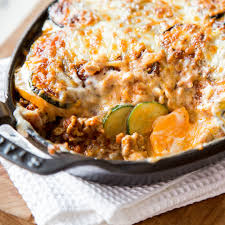 Ofenschlemmerei Zucchini Moussaka Mit Susskartoffel Rezept Rezepte Moussaka Zucchini Hackfleisch Auflauf