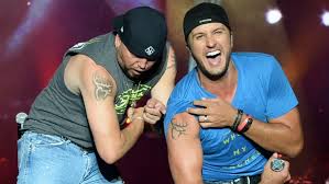 Jared padalecki doesn't appear to be in a super mood that jensen ackles will be carrying on the supernatural franchise without him. These Celebs Have Matching Tattoos Here S Why Showcelnews Com