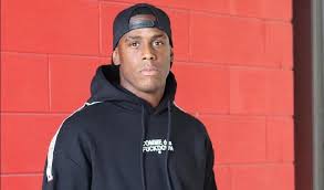 Chi merita la finale tra pierpaolo pretelli e andrea zelletta? Chi E Enock Barwuah Eta Altezza Fidanzata Fratello Balotelli Gf Vip