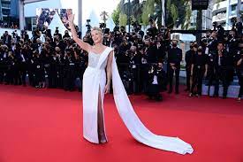 While caleb landry jones won the best actor award, norwegian star renate reinsve took home the award for best actress. 7toxuruspb3sbm