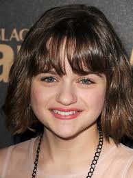 (en) joey king, su tv.com, cbs interactive inc (archiviato dall'url originale il 1º gennaio 2012). The Kissing Booth S Joey King Age Dating History Short Hair Revealed Capital