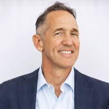 Saw a guy creepily walking around UT in a suit & motorcycle helmet  recently, having no idea he was assaulting students around campus!