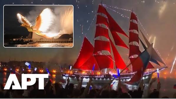 WATCH: Russia's Giant Firebird Lights Up St Petersburg's Scarlet Sails  Celebration | APT