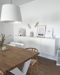Natural Scandi In Diesem Wunderschonen Esszimmer Im Naturlichen Skandinavischen Look Skandinavisches Esszimmer Esszimmer Dekor Ideen Speisezimmereinrichtung