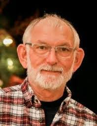 Lowell Elliott's Instagram, Twitter & Facebook