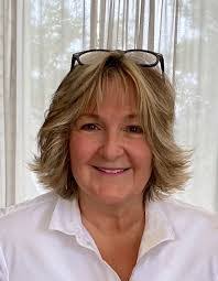 Diane Worth's Instagram, Twitter & Facebook