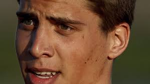 Sick Giovannelli guts it out