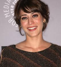 You won't miss lizzy caplan's stylish bob. Lizzy Caplan Talks Party Down Movie Going Bridal At Sundance In Two Wedding Comedies Q A The Hollywood Reporter