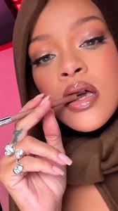 Y'all have been asking and Riri is delivering 😍 The Fenty Beauty Trace’d  Out Pencil Lip Liners are