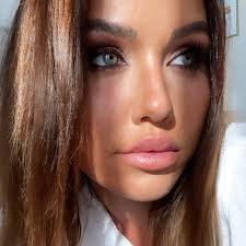 Diese frage stellt sich halb deutschland, seit kim gloss und rocco stark das dschungelcamp als. Kim Gloss