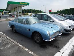 File:Aston Martin DB6 front 2.JPG - Wikimedia Commons