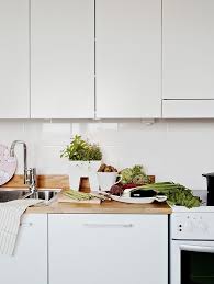 Kitchen wall tiles whether you're interested in a feature splashback tile or a more understated look, there is something for everyone in our collection of kitchen wall tiles. Kitchen Splashback Tiles Large White Tiles Kitchen Splashback White Kitchen Interior Kitchen Splashback Tiles