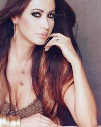 Carla Vanessa ¡Regresa la reina de la Macarena!