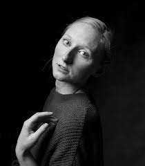 Anna Warfield's Instagram, Twitter & Facebook