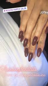 In the summer, getting dressed is all about ease. Hailey Baldwin Nails Nails Inspiration Style Hailey Baldwin