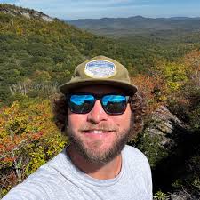 Who can provide weekly landscape services in Topsail Beach?