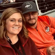 Mark Buser's Instagram, Twitter & Facebook