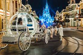 Lindsey and jeff were married at the walt disney world wedding pavilion in lake buena vista, florida. Elope Or Cancel Your Disney World Ceremony What It S Like To Be A Bride To Be During The Coronavirus Pandemic In Orlando Orlando Sentinel