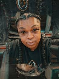 Confidence is the outfit. Wear it daily 👑