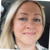 Mandy Hofer's Instagram, Twitter & Facebook