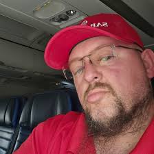 What are the safe areas to live in Knoxville, Tennessee?