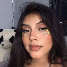 Estrella Gutierrez's Instagram, Twitter & Facebook