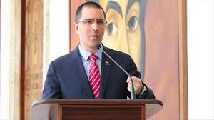 Iván duque denunció que el helicóptero en que él viajaba fue víctima del atentado cerca de la frontera con venezuela, pero que el dispositivo aéreo de su seguridad evitó que ocurriera algo letal. Canciller De Venezuela Pide A Colombia Informacion Por Supuesto Atentado Contra Ivan Duque