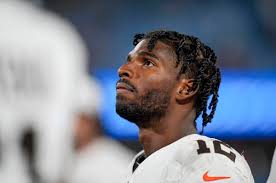 Who Is Aaron Glenn's Wife Devaney? Meet NFL Coach's Life-Partner & Mother  of Two