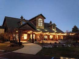 Fenton Winery Brewery Mid Michigan Genesee County Fenton Michigan Dream Wedding Midreamweddi Michigan Wedding Venues Budget Wedding Venue Brewery Wedding