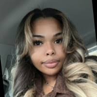 Mia Stephens's Instagram, Twitter & Facebook